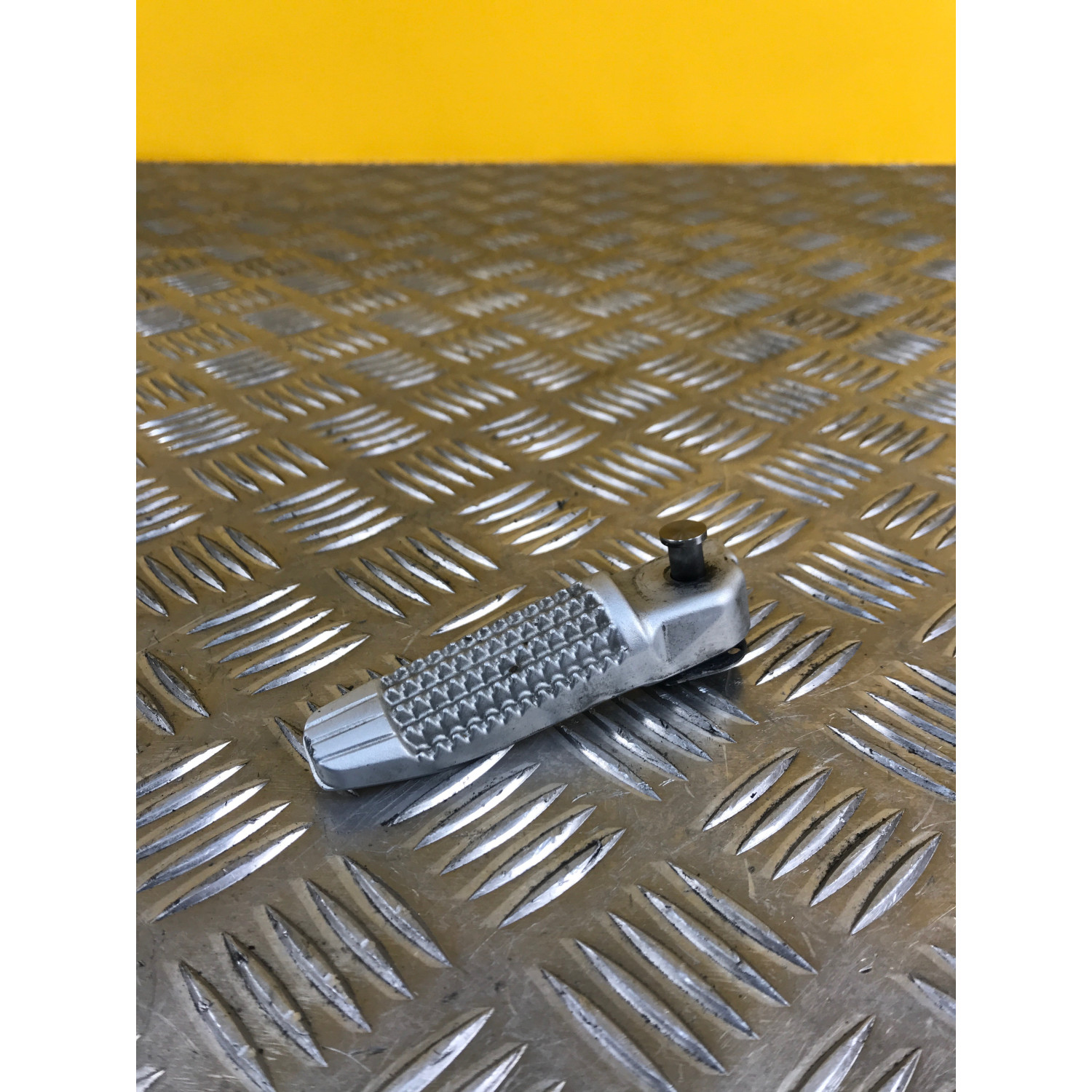 Repose pied arrière gauche pour BMW F 800 R 2015 7660173