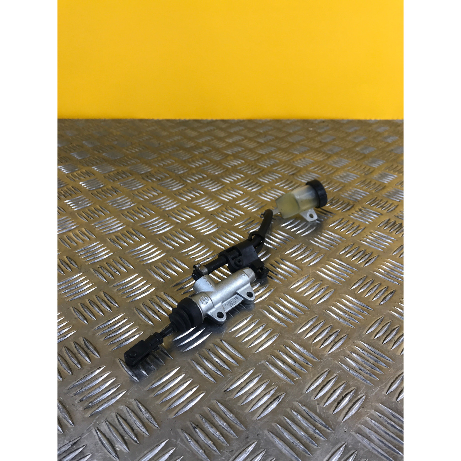 Maitre cylindre frein arrière pour BMW F 800 R 2015