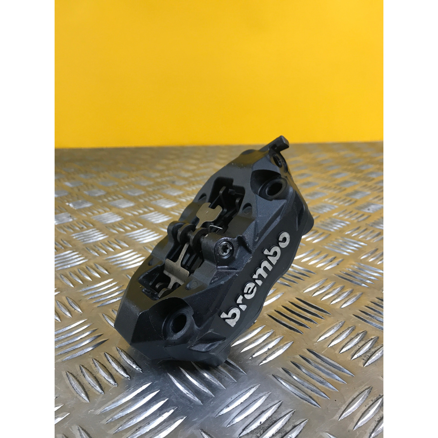 étriers de frein avant droit pour BMW F 800 R 2015 20B692