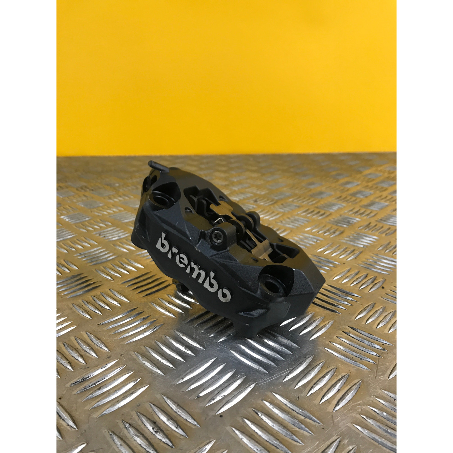 étriers de frein avant gauche pour BMW F 800 R 2015