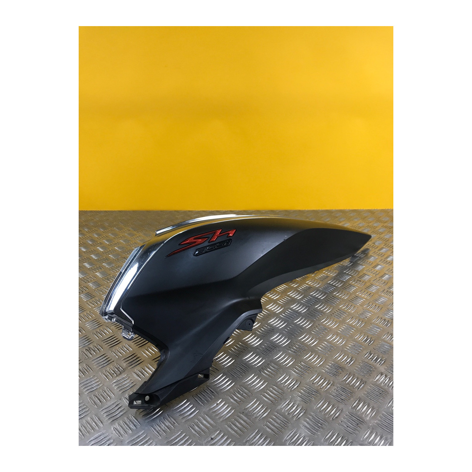 Demi coque arrière gauche pour HONDA SH 300 2017 83600-K53-D000