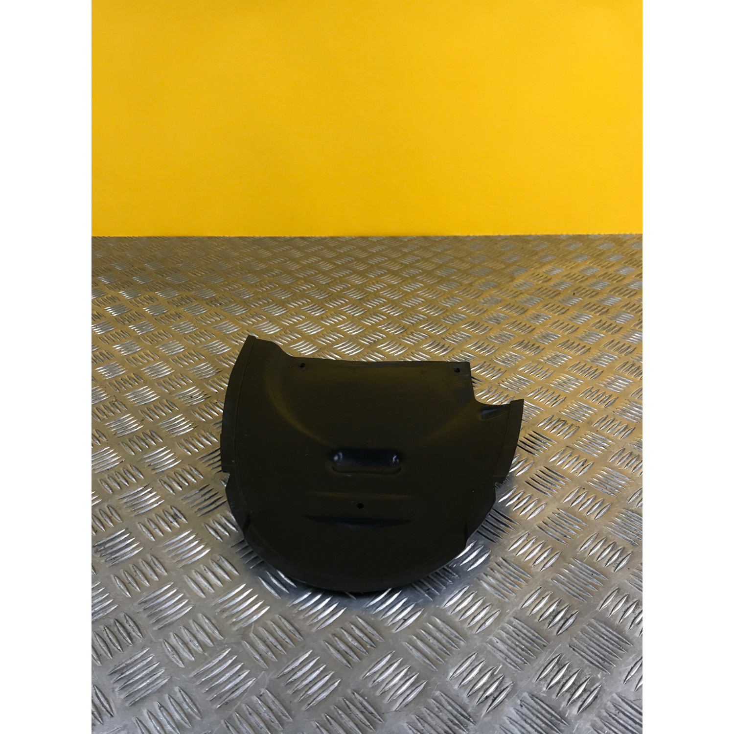 Bas de caisse central pour PIAGGIO FLY 125 2016