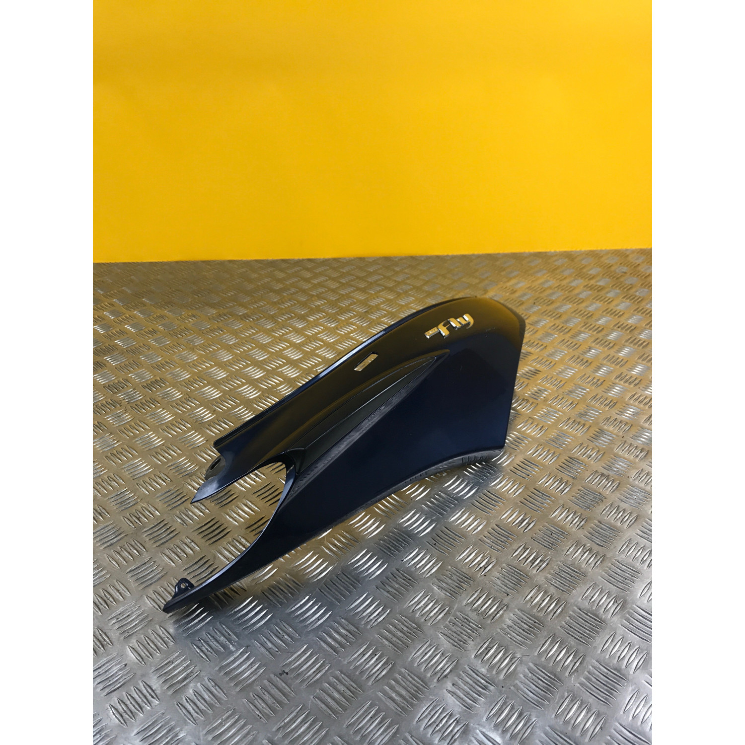 Demi coque arrière droite pour PIAGGIO FLY 125 2016