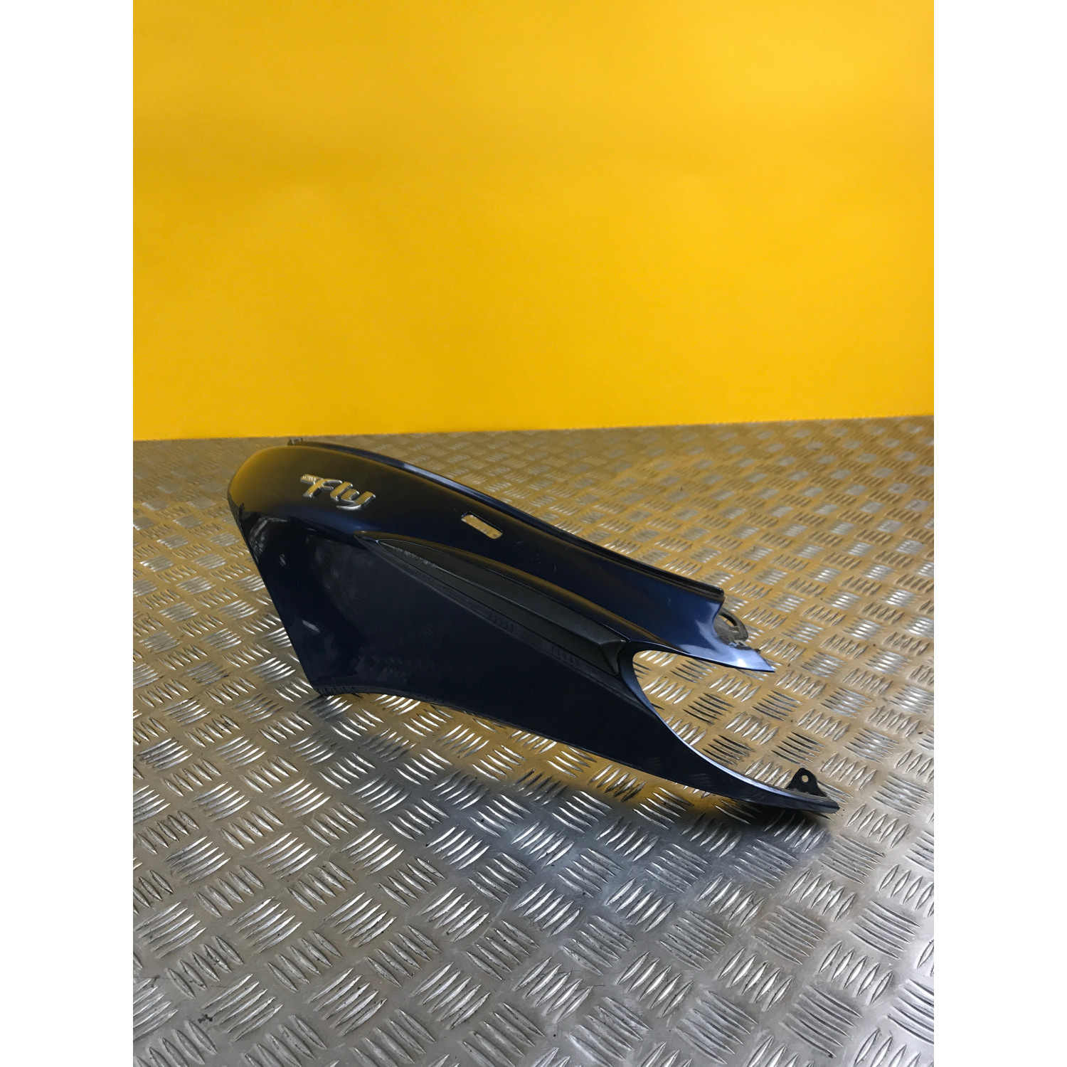 Demi coque arrière gauche pour PIAGGIO FLY 125 2016