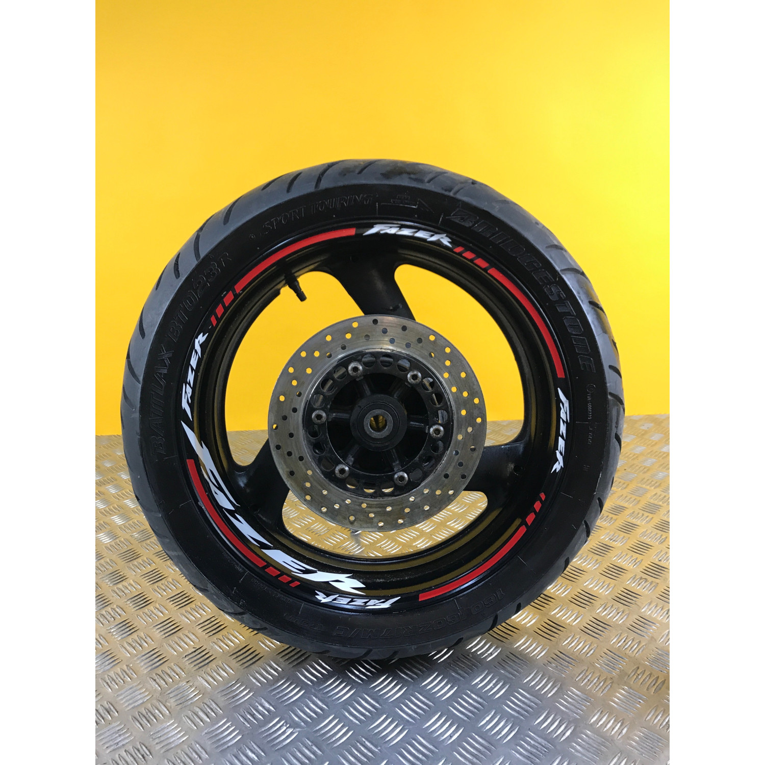 Jante arrière pour YAMAHA FAZER 600 2002