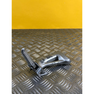 Platine repose pieds arrière gauche pour SUZUKI SV 650 S 2001