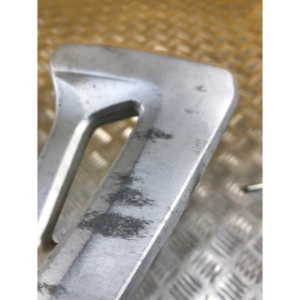 Platine repose pieds arrière droite pour SUZUKI SV 650 S 2001