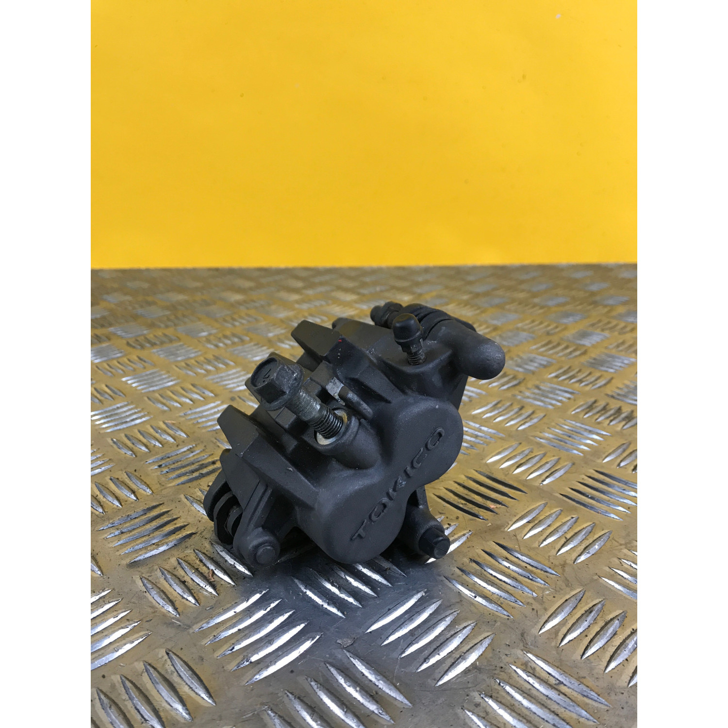 étriers de frein avant droit pour SUZUKI SV 650 S 2001