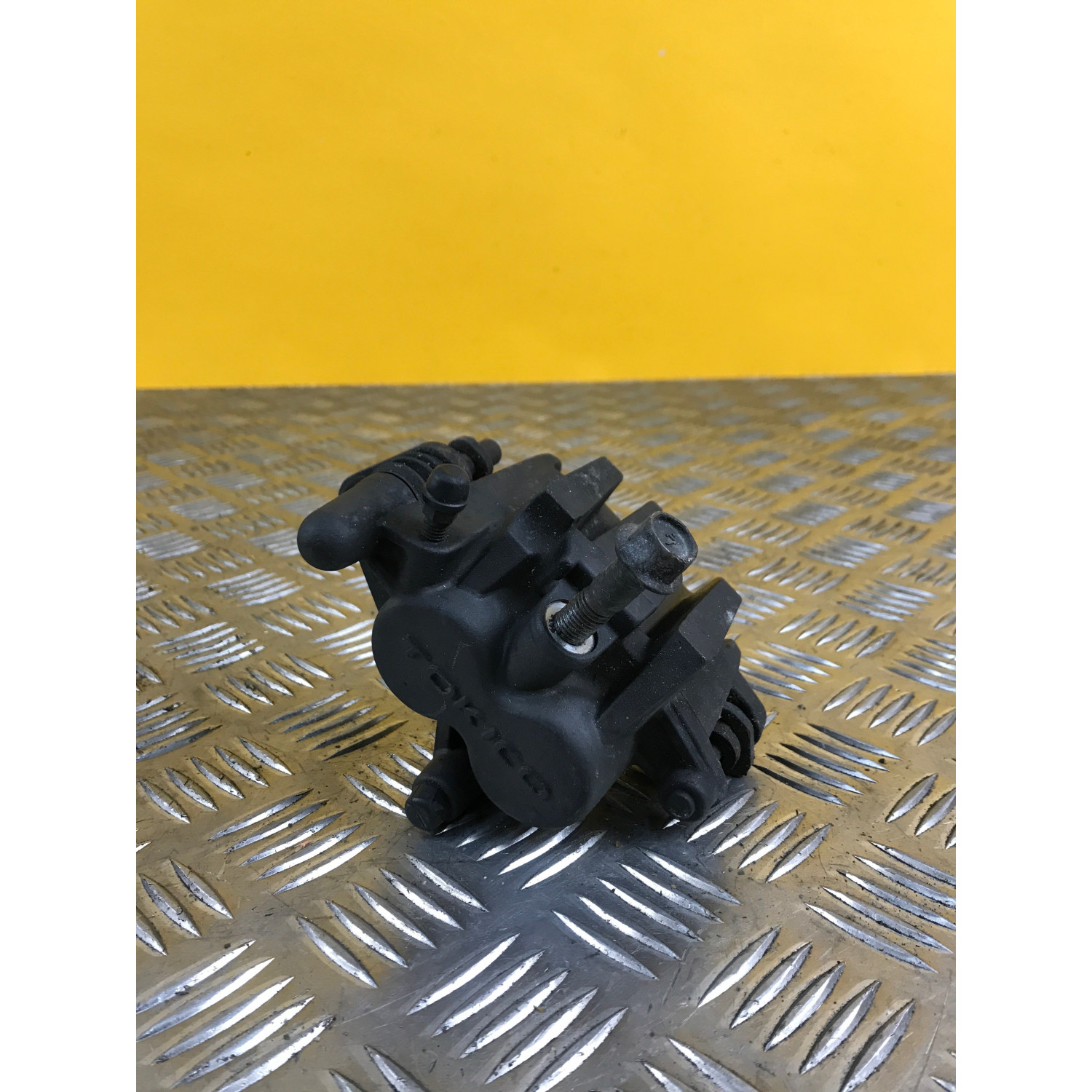 étriers de frein avant gauche pour SUZUKI SV 650 S 2001