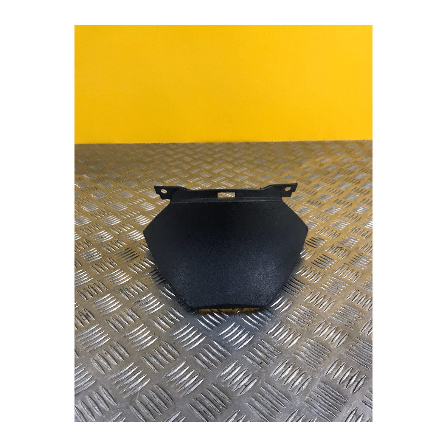 Cache sous selle central avant pour PIAGGIO FLY 125 2016