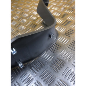 Habillage marche pied droit pour PIAGGIO MP3 530 2024