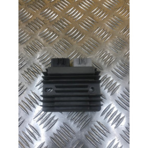 Régulateur de tension pour PIAGGIO MP3 530 2024