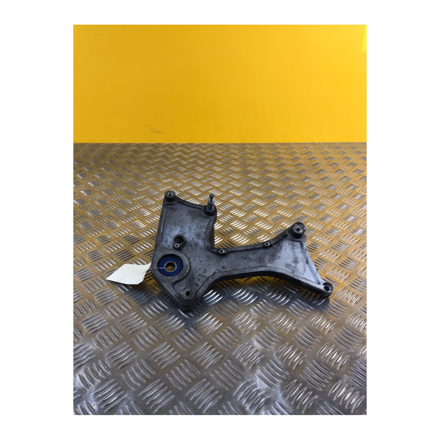 Support echappement pour PIAGGIO VESPA 125 GT 2010