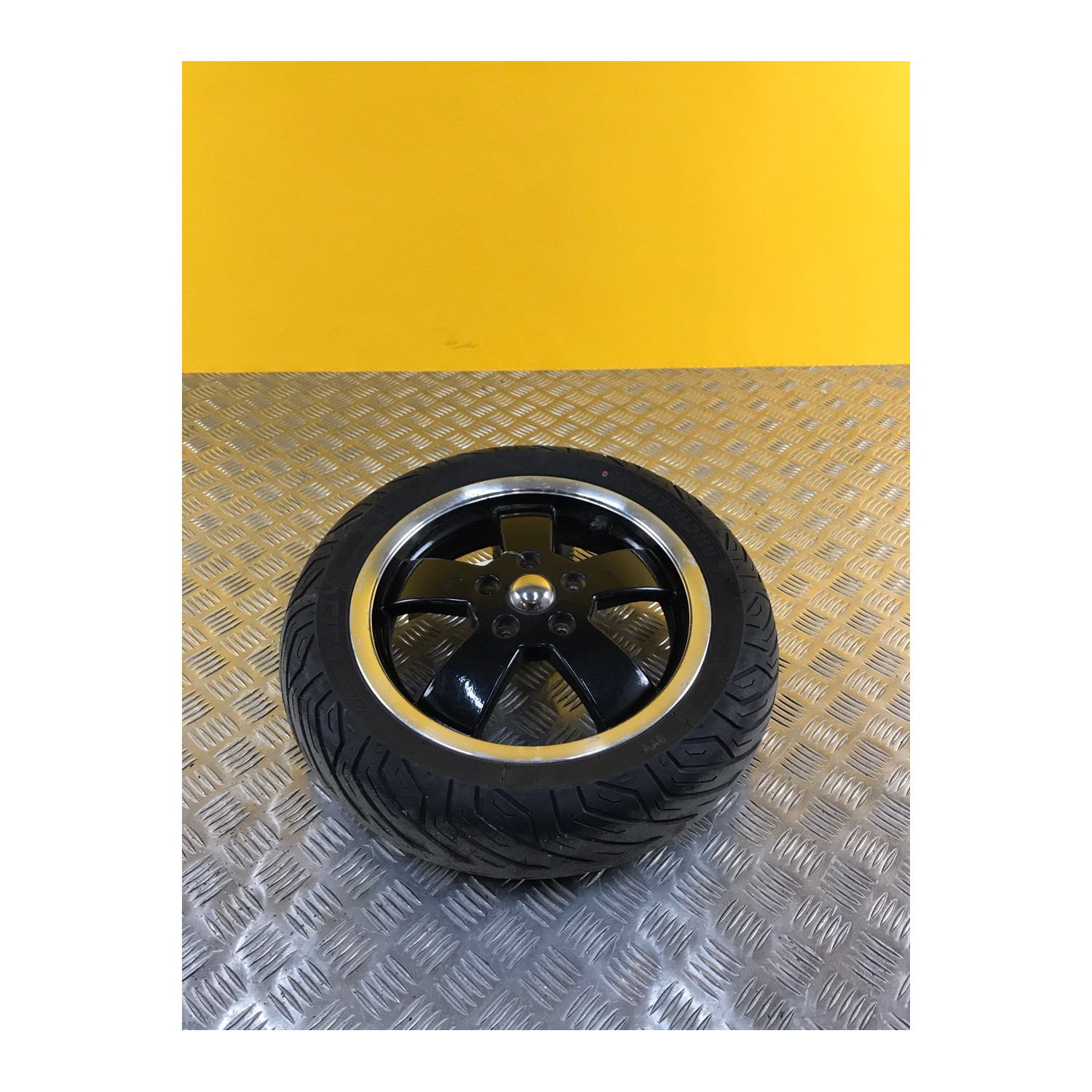 Roue avant complete pour PIAGGIO VESPA 125 GT 2010