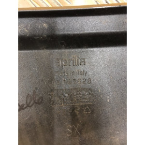 Carénage sous selle gauche pour APRILIA ATLANTIC 125 2008