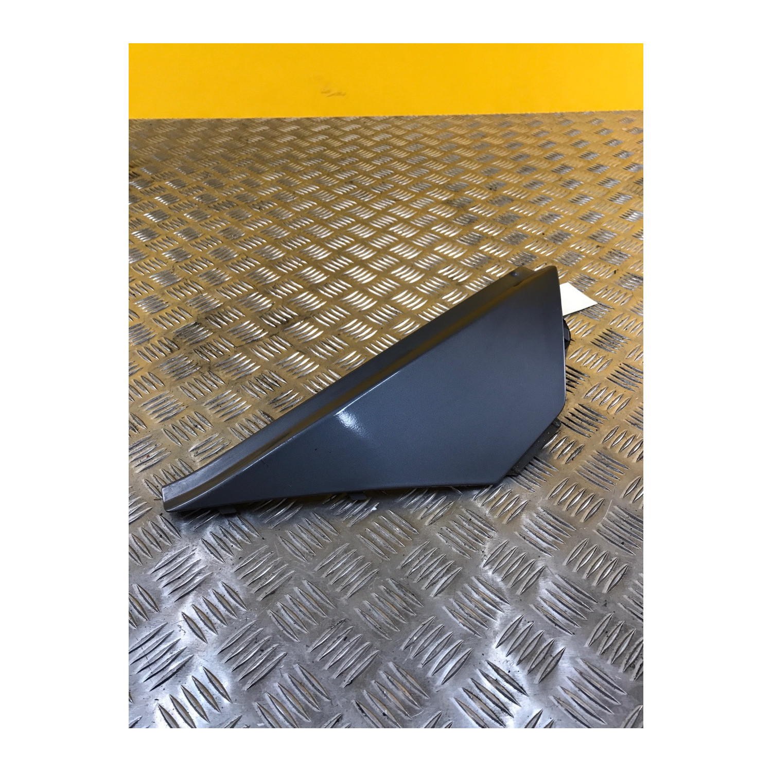 Carénage sous selle droit pour APRILIA ATLANTIC 125 2008