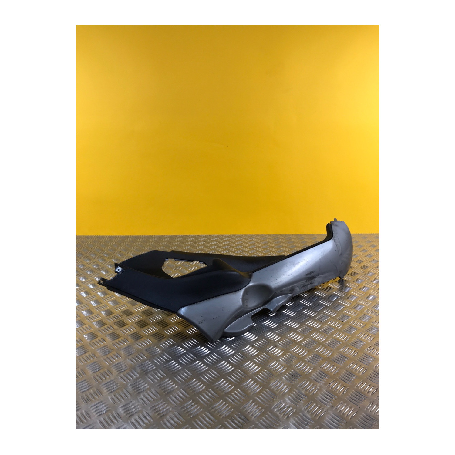 Marche pied droit pour PIAGGIO MP3 500 2012