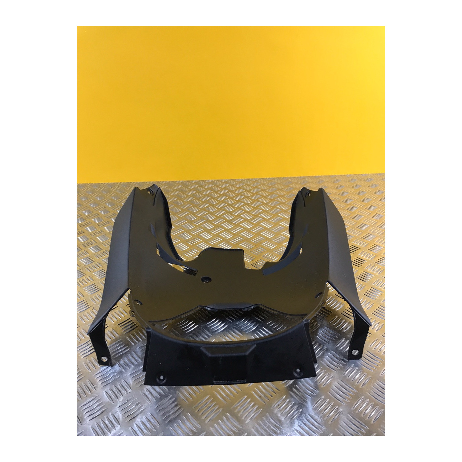 Passage de roue pour HONDA FORZA 350 2022 64520-K1B-T000