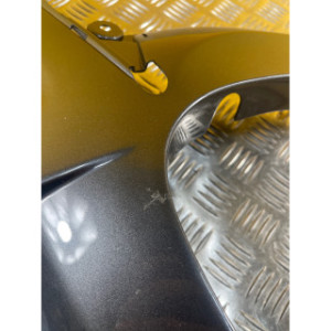 Carenage inferieur droit pour SUZUKI GSXR 750 94485-37H00-YLF