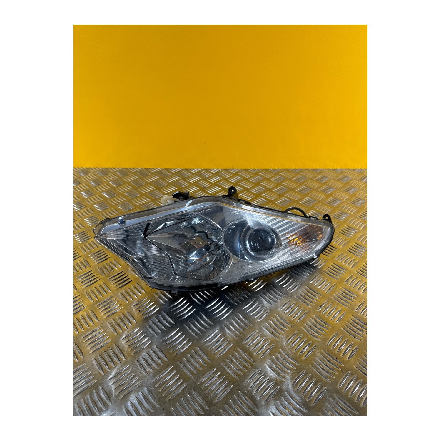 Optique avant gauche pour PEUGEOT SATELIS 125 2011