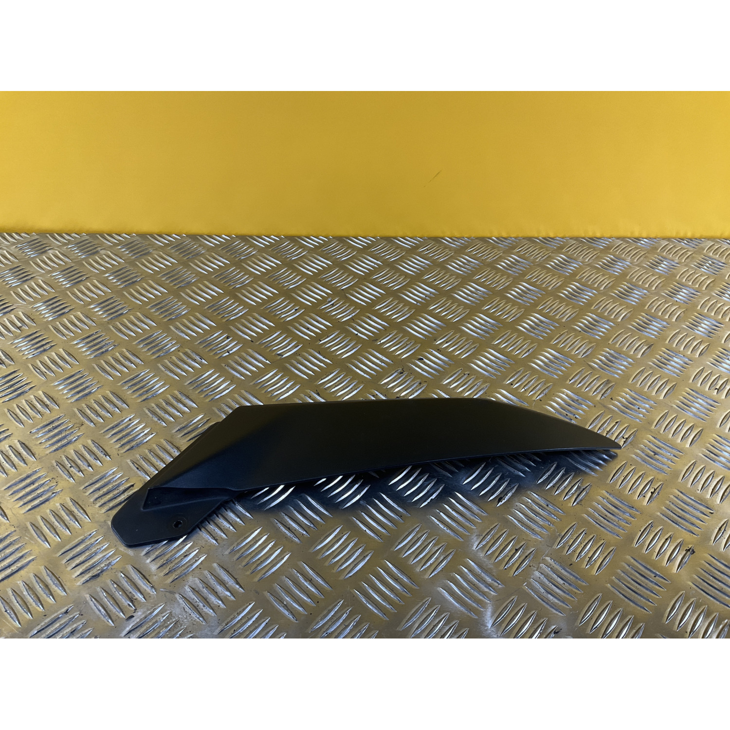 Cache reservoir gauche pour YAMAHA R 1 2002