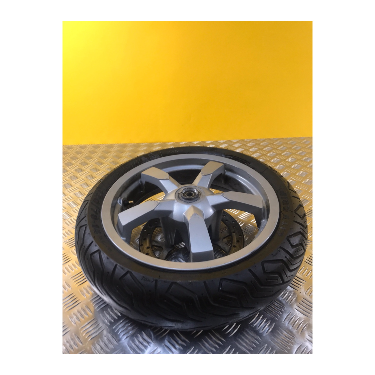 Roue avant complete pour PEUGEOT SATELIS 125 2011