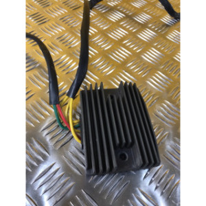 Régulateur de tension pour PIAGGIO BEVERLY 350 2020