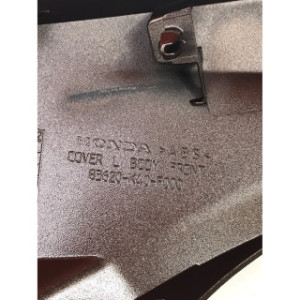 Carenage lateral gauche pour HONDA FORZA NSS 125 83620-K40-F000